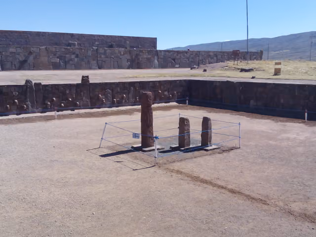 Kalasasaya Temple, Tiwanaku (Bolivia) (36797134861)