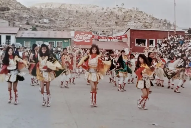 Las diablesas (sin máscara) de la Fraternidad Artística y Cultural La Diablada