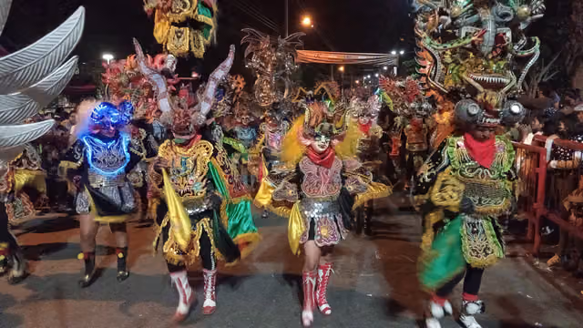 Diablada: three devils and a she-devil