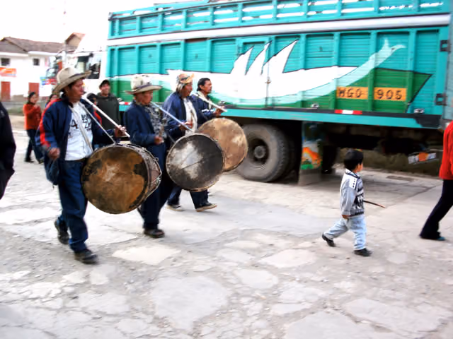 Cajeros (auqas and pincuyu dances)