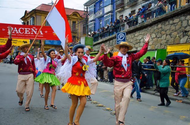 Bailarines chapacos de rueda, Carnaval de Tarija (foto 2)