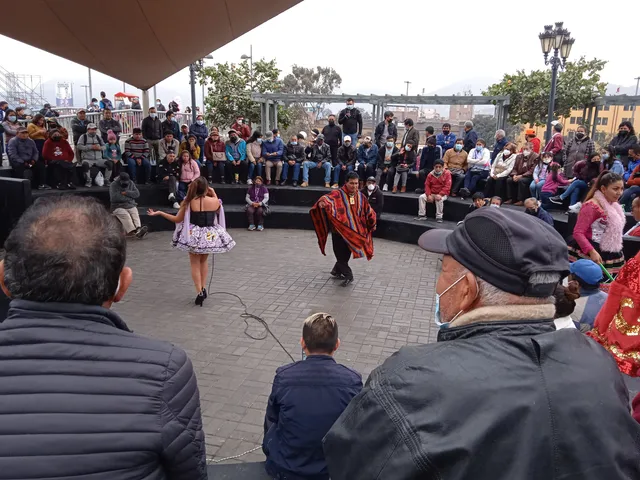 Baile típico del Perú