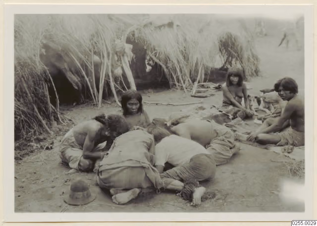 Tapiete Indians heal a sick child