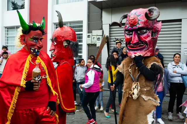Diablos en la Diablada de Píllaro