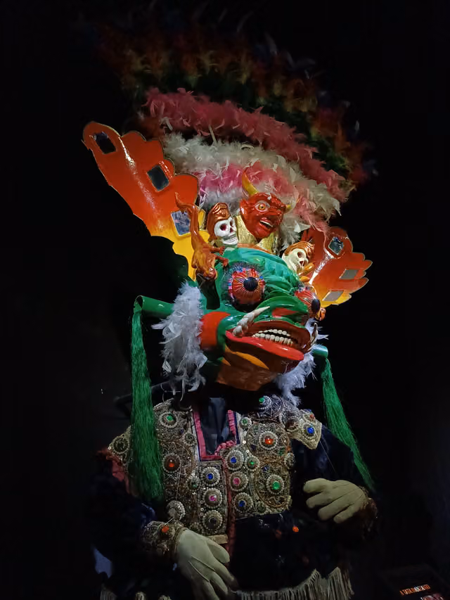 Costume of the Tata Danzante