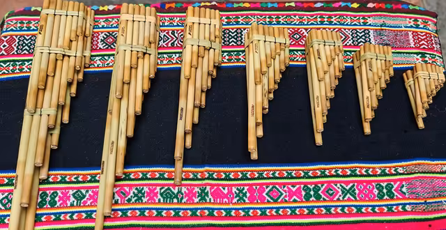 Ensemble of sikus: Ira and Arca