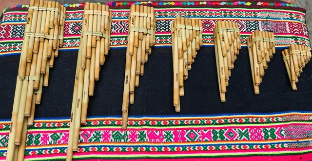 Ensemble of sikus: Ira and Arca