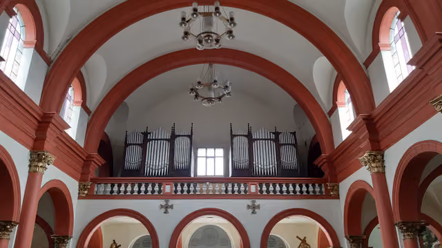 Coro y órgano de la Iglesia de San Antonio, Medellín (1)