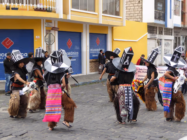 Desfile en Riobamba, Ecuador (1220)