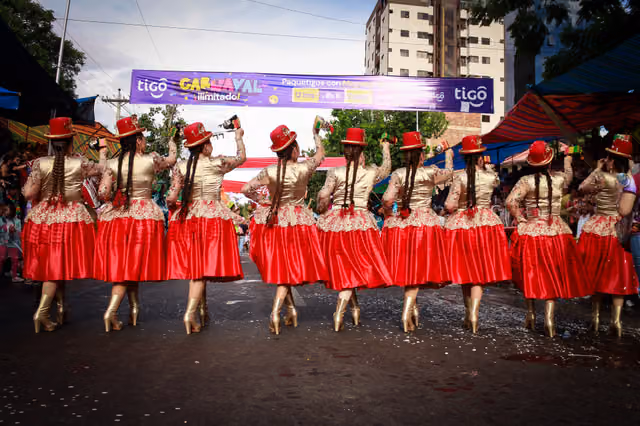 Figure of old cholas in the morenada, 2024 Corso de Corsos