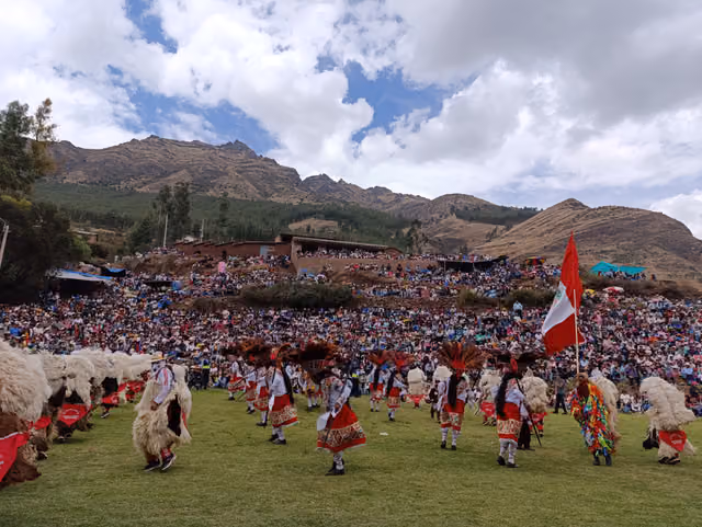 Qhapaq Chunchu dance, San Salvador 08