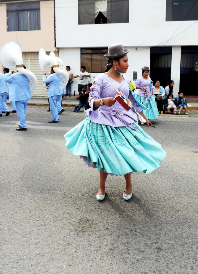 Puno cholita of the morenada dance of Peru 01