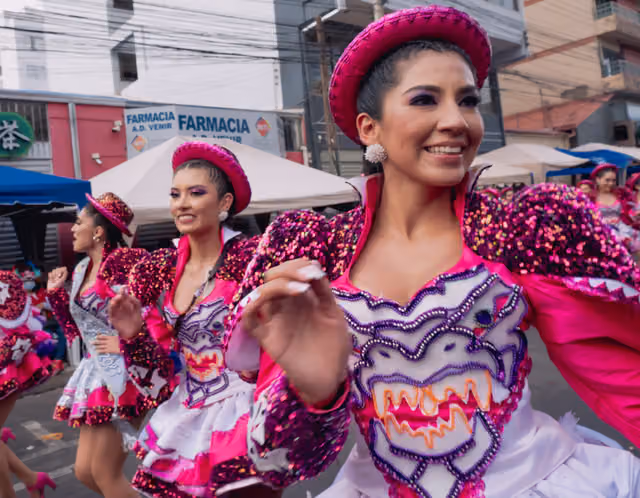 Cochabamba Carnival parade, photo 01